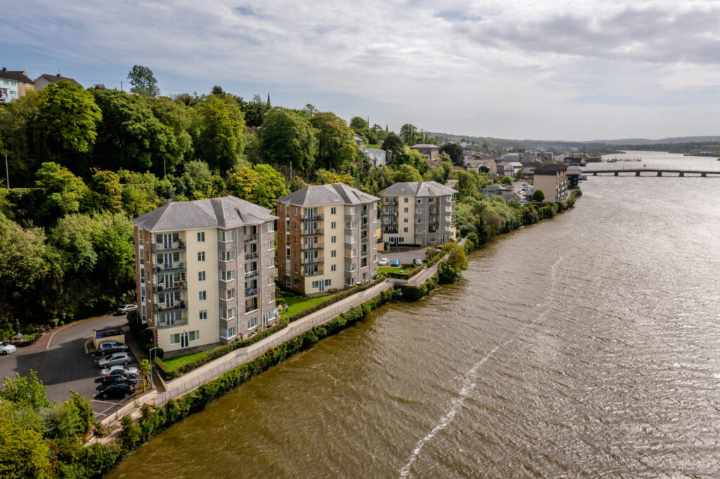 Manor Properties estate agents in Waterford, 2005 to 2006